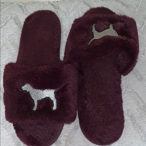 Women’s •pink• slippers